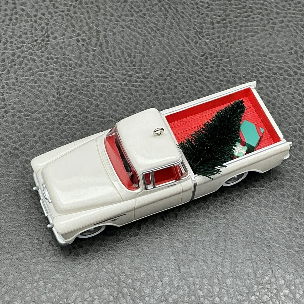 Vintage 1996 Hallmark Keepsake 1956 Chevrolet Cameo Pickup Truck Ornament W Box